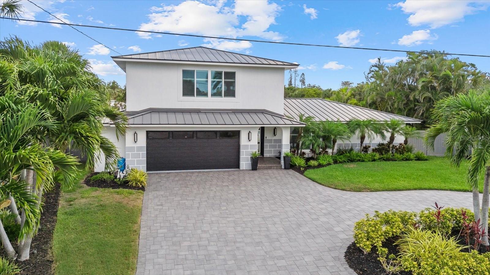 813 IDLEWILD WAY