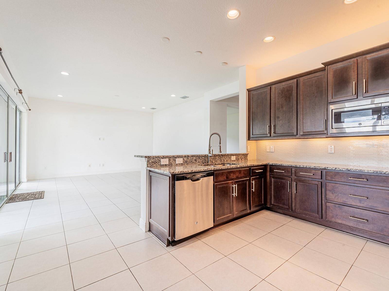 THE RIDGE AT WIREGRASS - Residential Lease