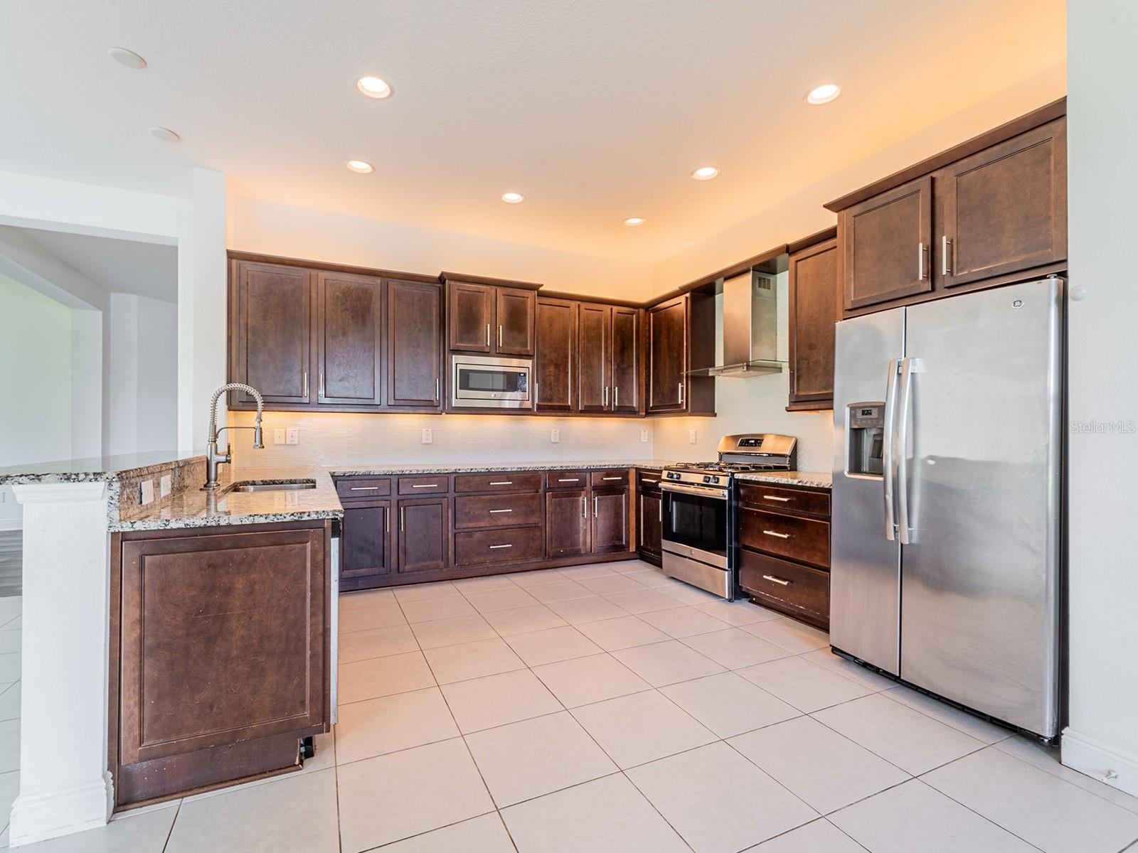 THE RIDGE AT WIREGRASS - Residential Lease