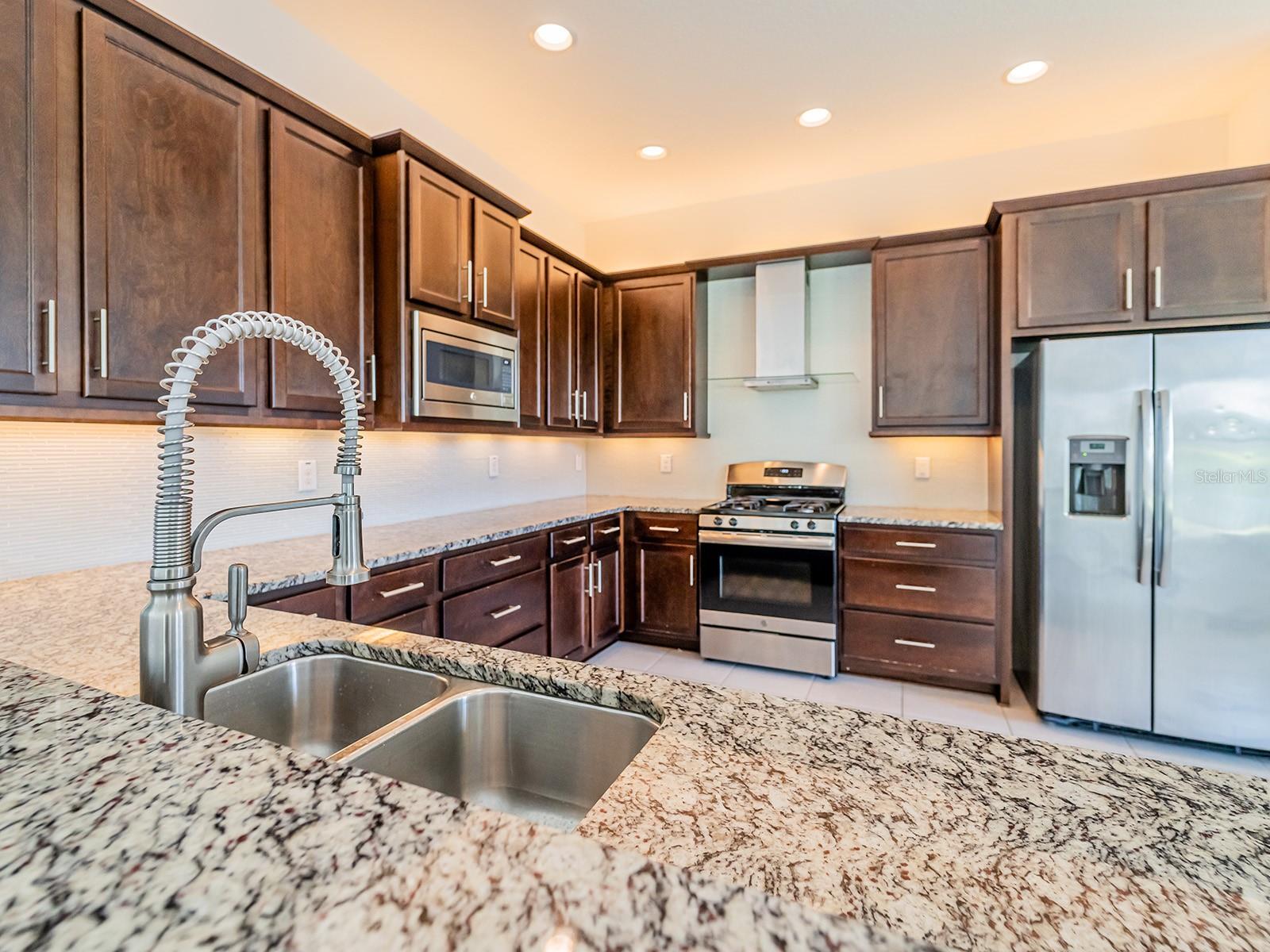 THE RIDGE AT WIREGRASS - Residential Lease