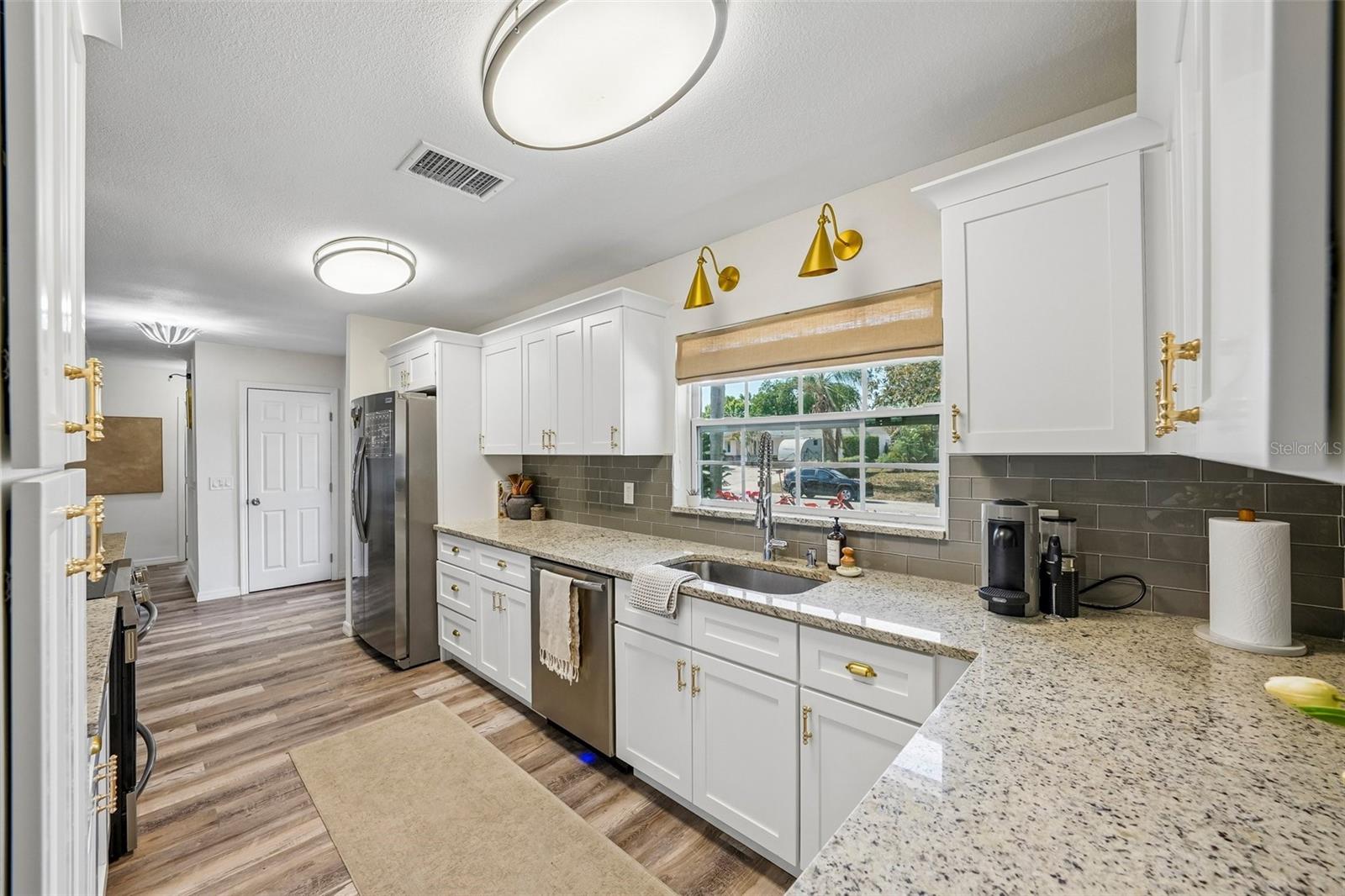 MONTCLAIR LAKE ESTATES - Residential