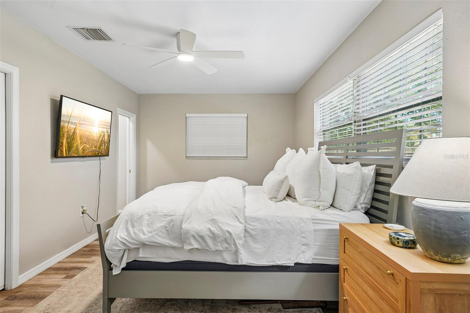 MONTCLAIR LAKE ESTATES - Residential