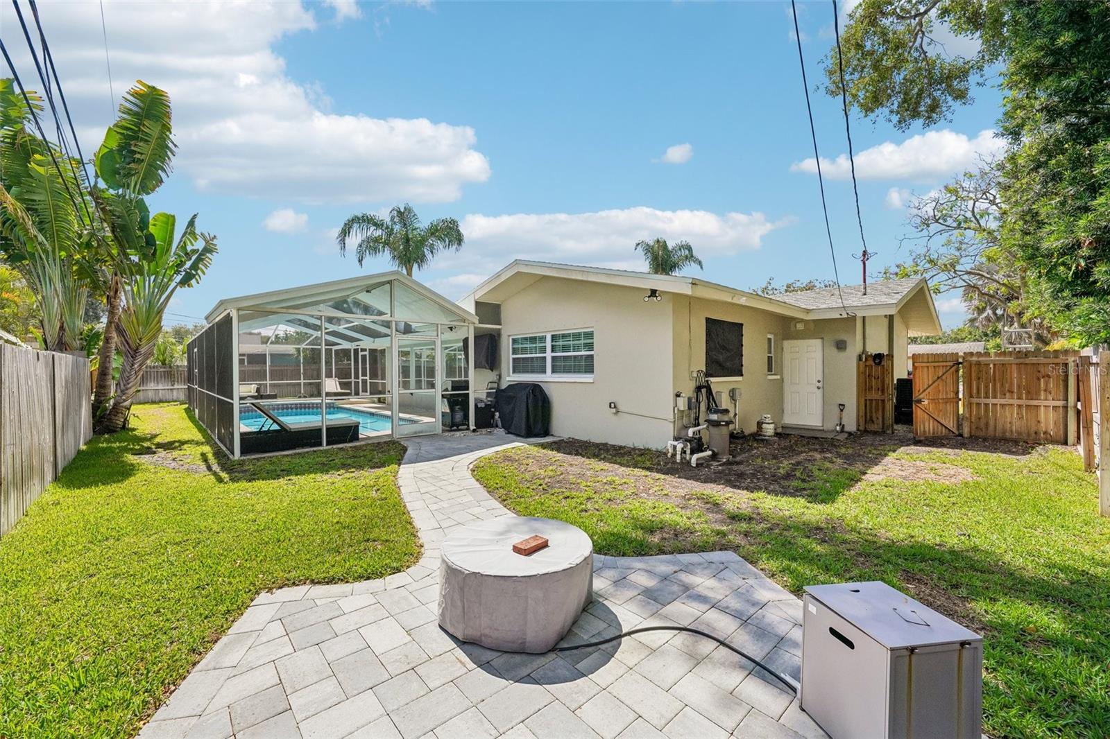 MONTCLAIR LAKE ESTATES - Residential