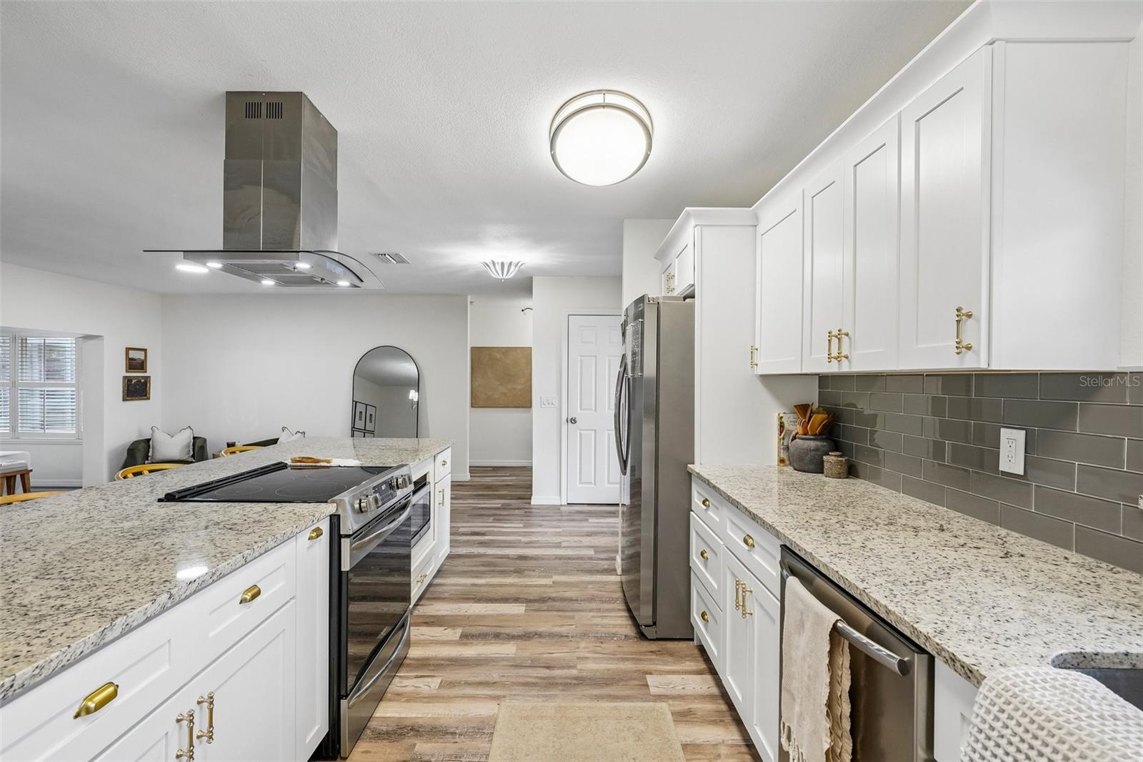 MONTCLAIR LAKE ESTATES - Residential
