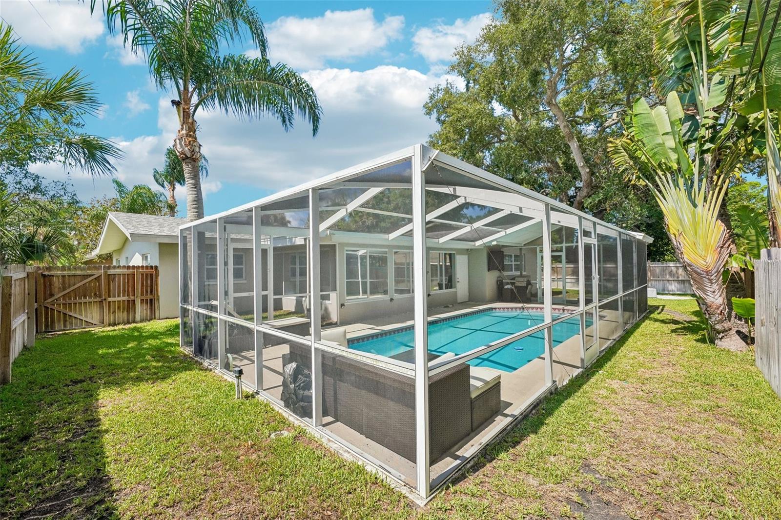 MONTCLAIR LAKE ESTATES - Residential