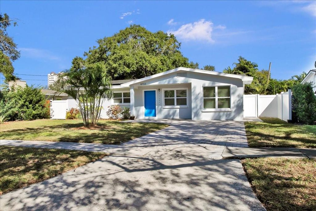 Photo of 4733 W Iowa Avenue, Tampa, FL 33616 (MLS # TB8434998)