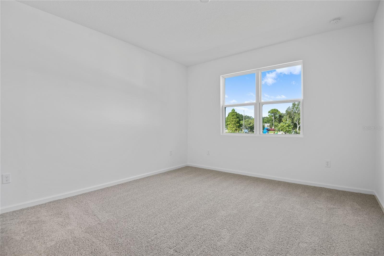 SEASONS AT SHORES OF LAKE DELL - Residential