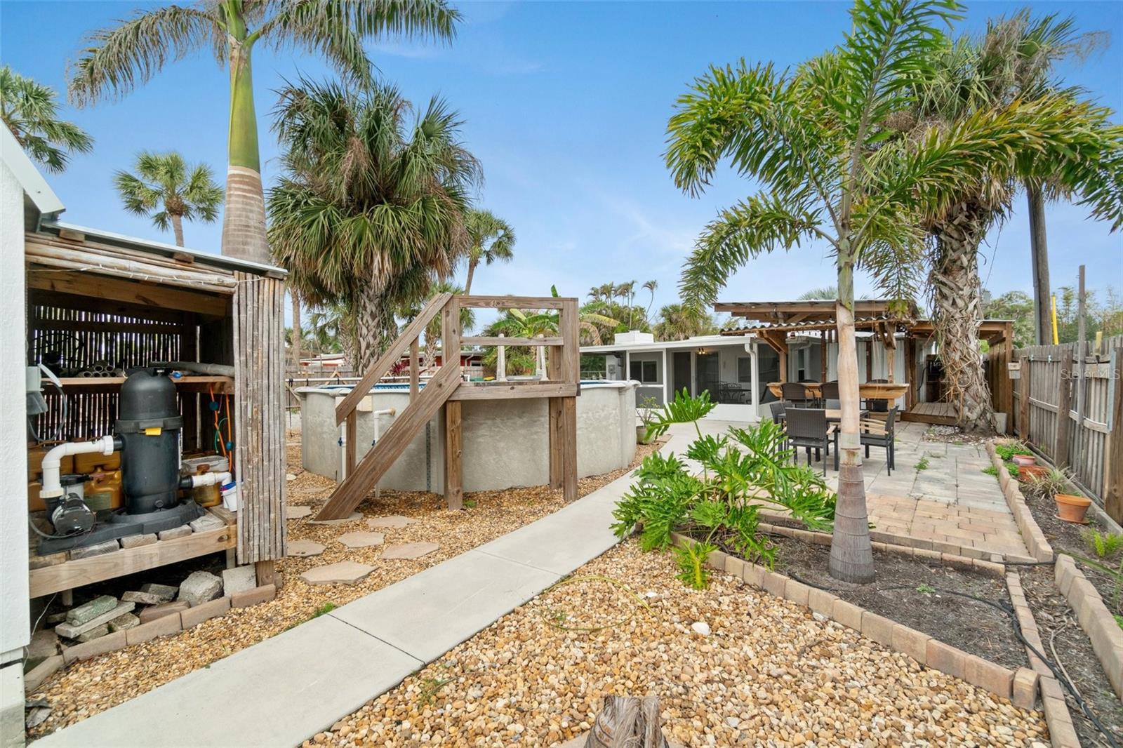 CHAR SHORES - Residential