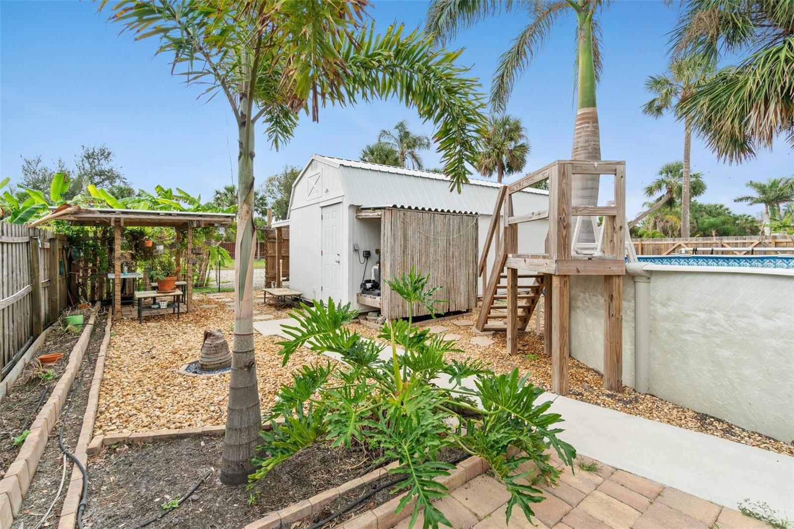 CHAR SHORES - Residential