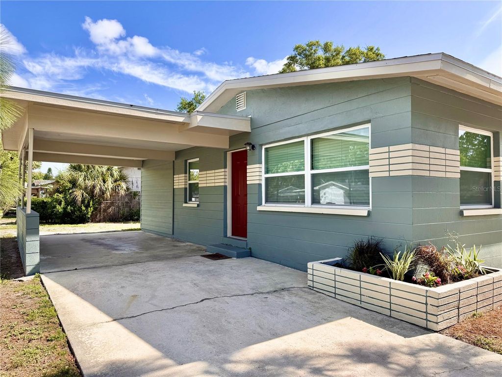 Photo of 5601 62nd Way N, St Petersburg, FL 33709 (MLS # TB8480062)