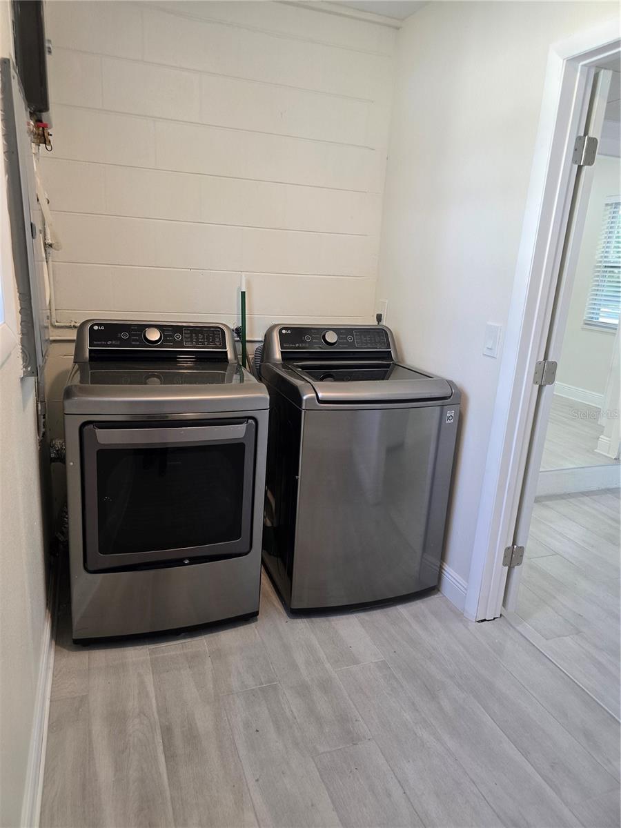 JEFFERSON MANOR - Residential