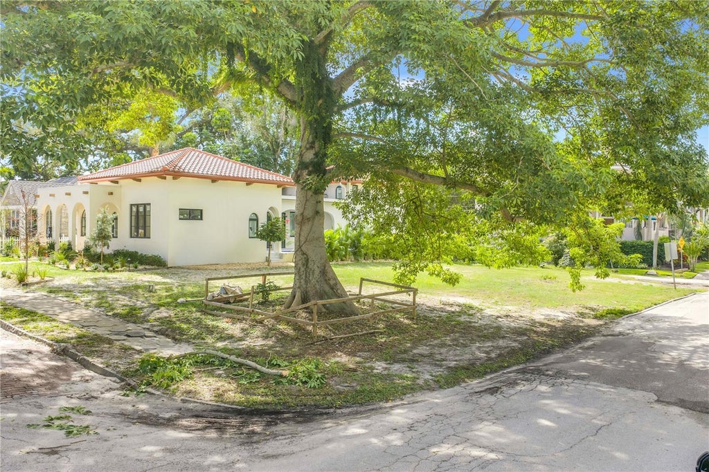 Photo of 1949 5th Street N, St Petersburg, FL 33704 (MLS # TB8543234)