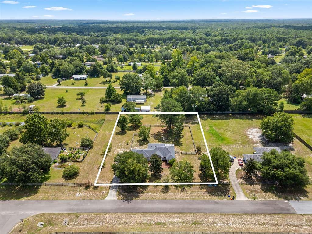 Photo of 9445 SW 96th Terrace, Gainesville, FL 32608 (MLS # GC542719)