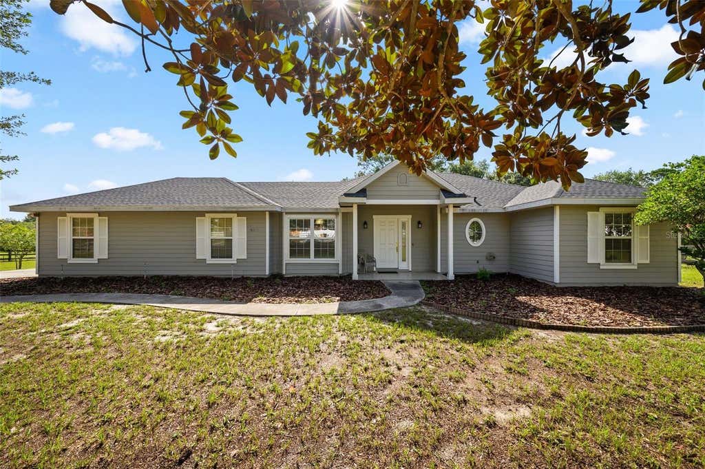 Photo of 9445 SW 96th Terrace, Gainesville, FL 32608 (MLS # GC542719)