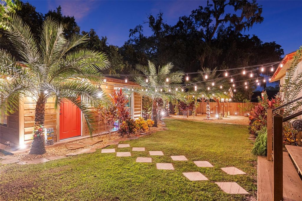 Photo of 44 SE 9th Terrace, Ocala, FL 34471 (MLS # OM711165)