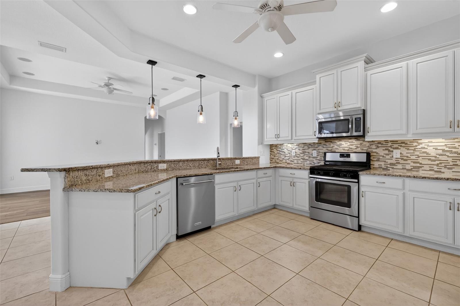 LAKES OF MOUNT DORA - Residential