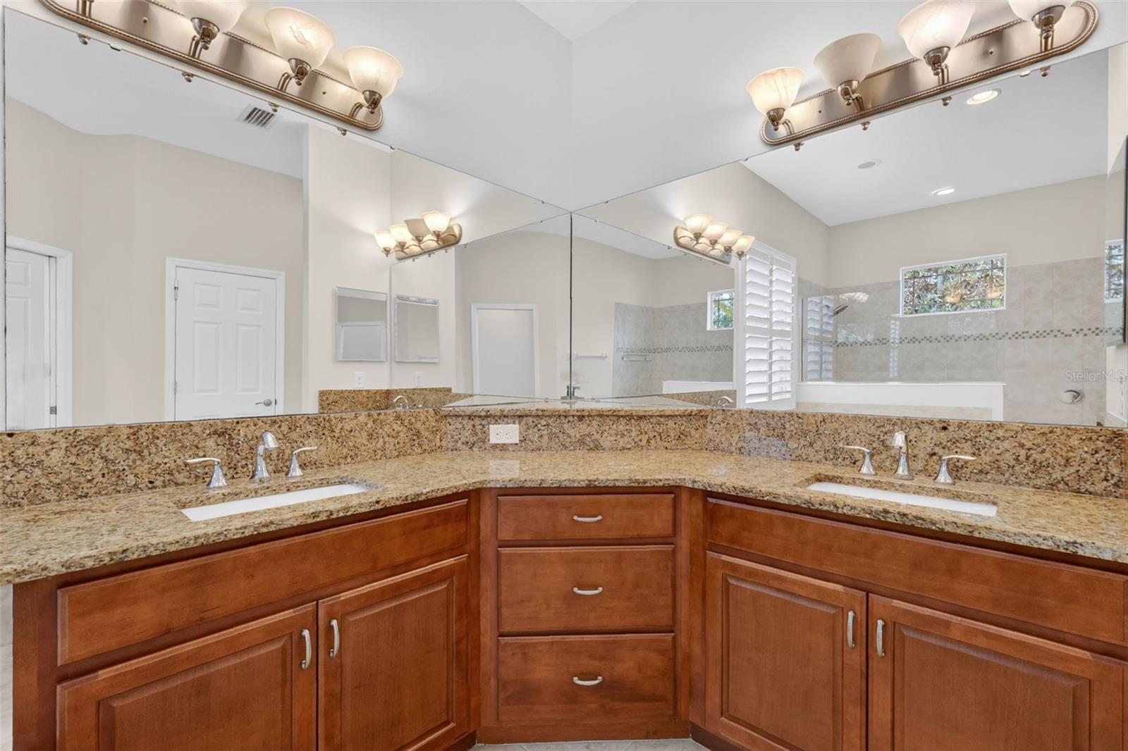 LAKES OF MOUNT DORA - Residential