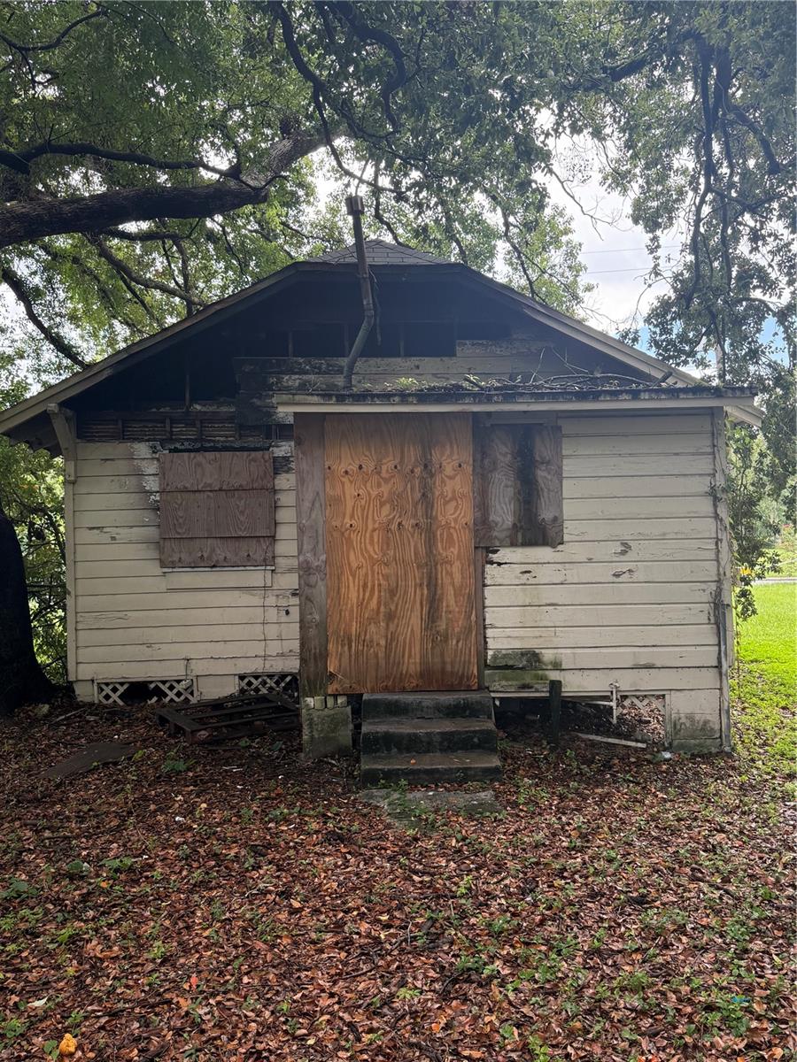 823 W LIVINGSTON STREET