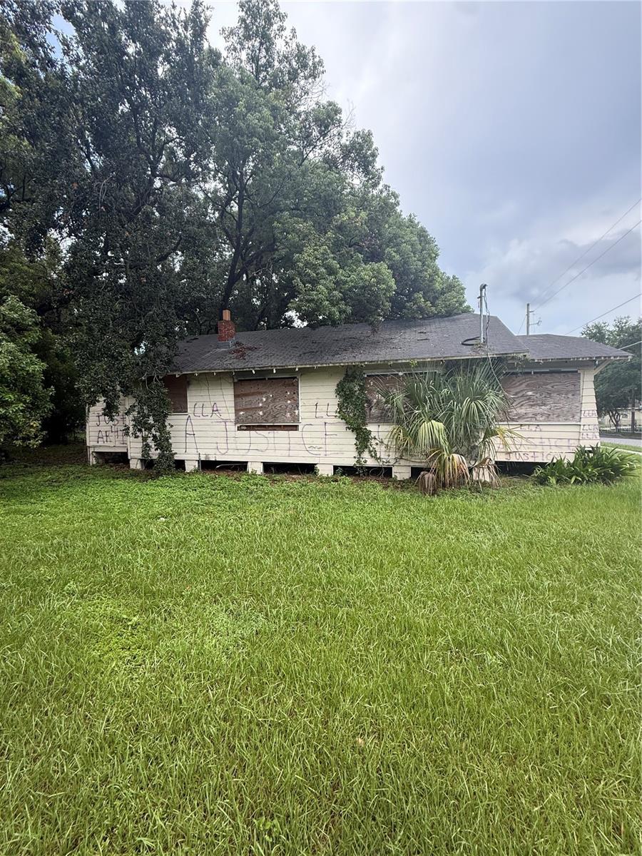 823 W LIVINGSTON STREET