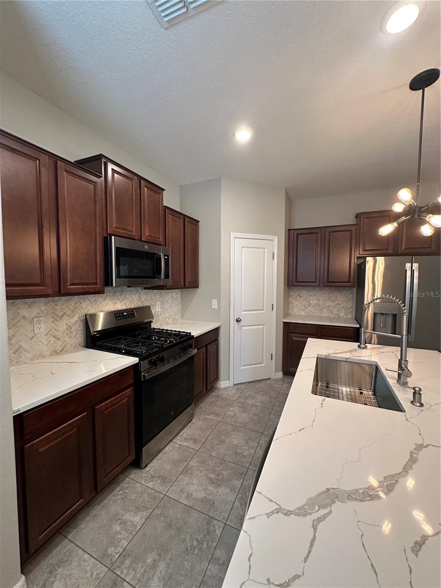 CONNERTON VILLAGE 2 PRCL 213 PH 1C- - Residential Lease