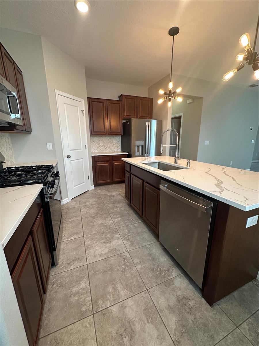 CONNERTON VILLAGE 2 PRCL 213 PH 1C- - Residential Lease