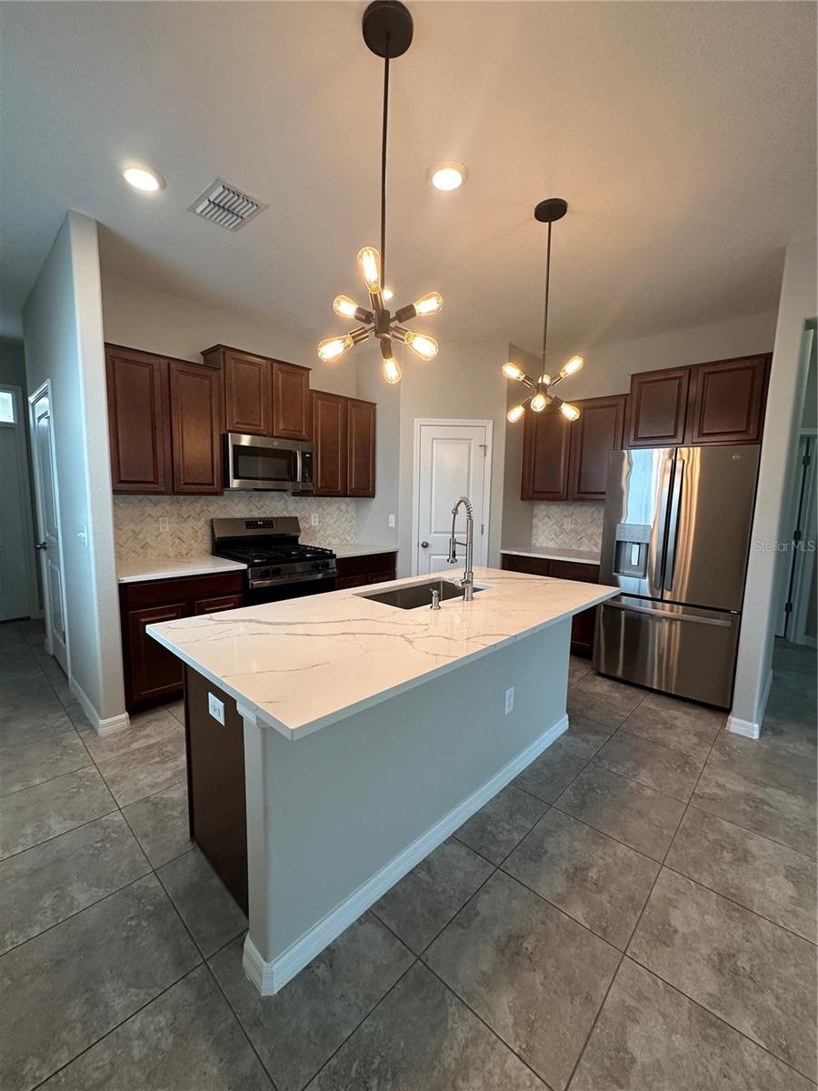 CONNERTON VILLAGE 2 PRCL 213 PH 1C- - Residential Lease