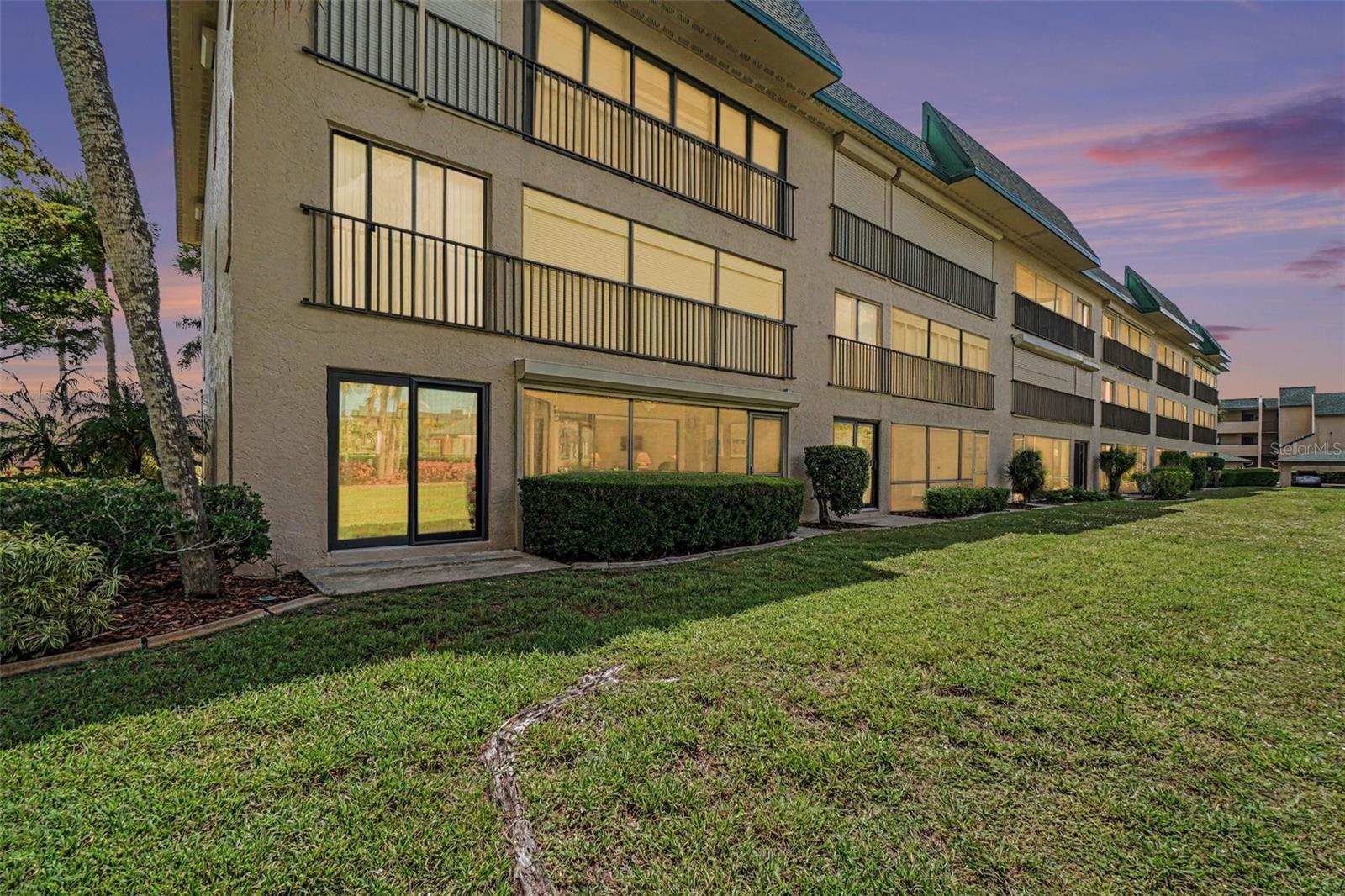 BANYAN POINT PH 03 - Residential