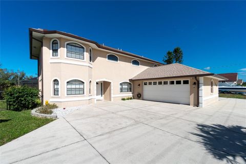 A home in PORT CHARLOTTE