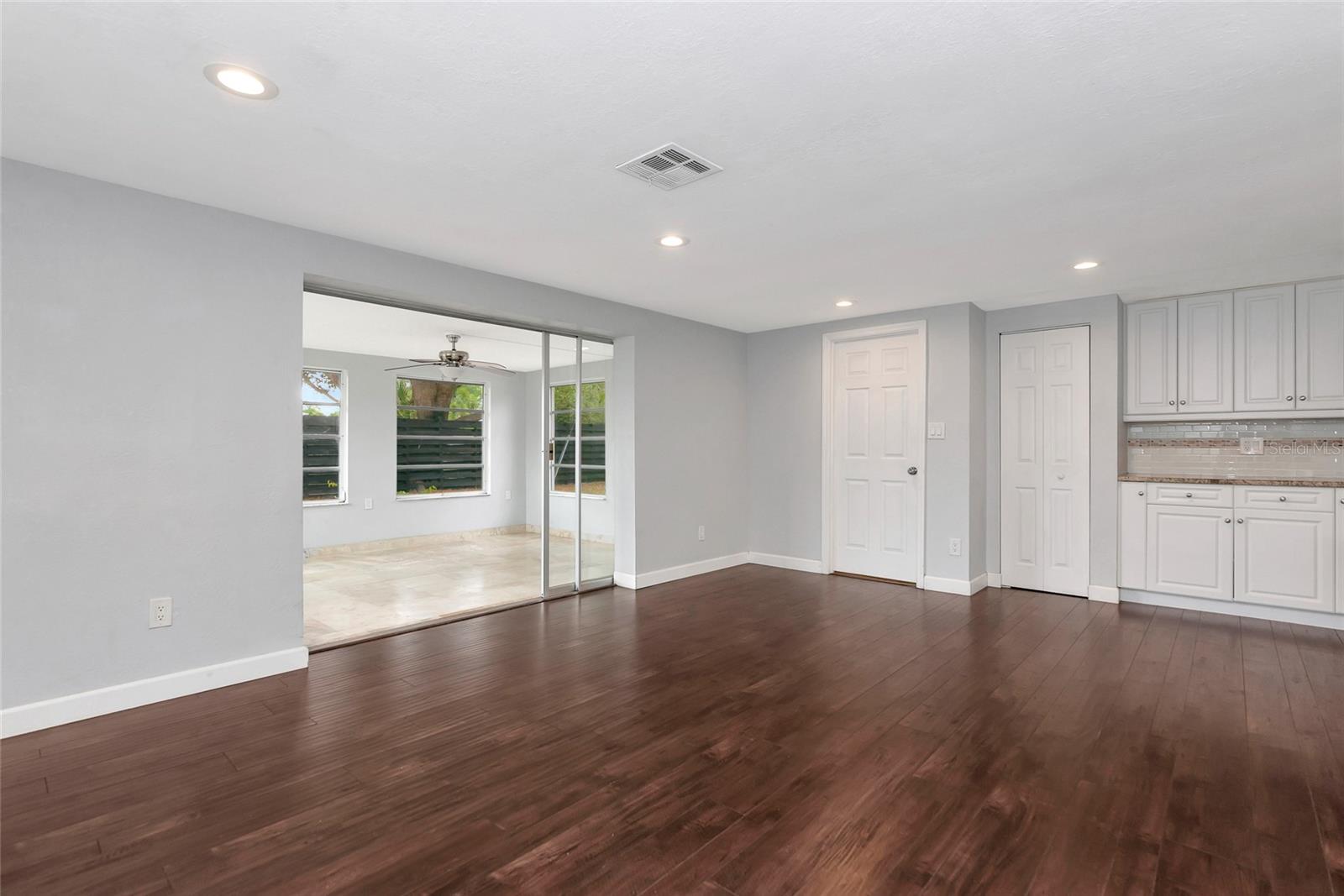 SOUTH GATE UNIT 31 - Residential