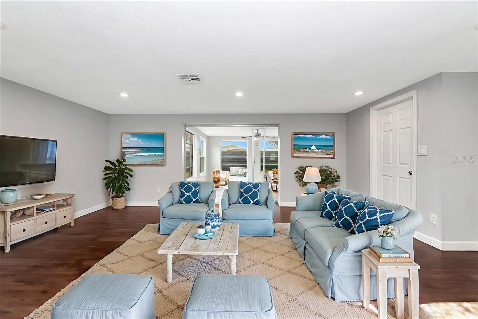 SOUTH GATE UNIT 31 - Residential