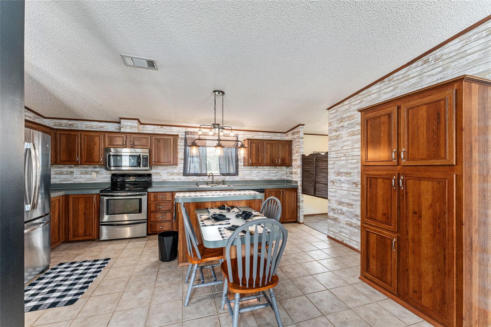 SHADY HILLS ESTATES - Residential