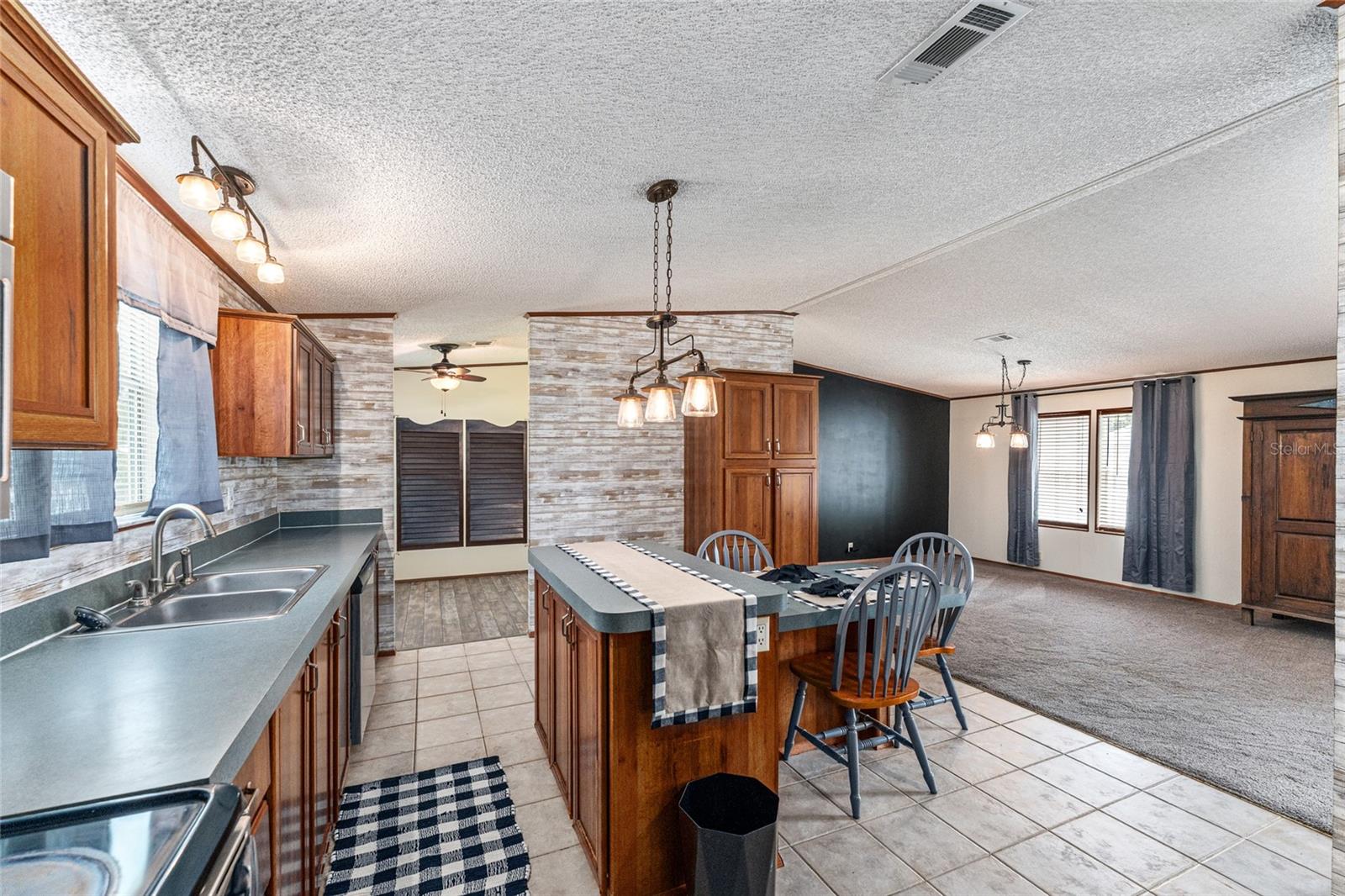 SHADY HILLS ESTATES - Residential