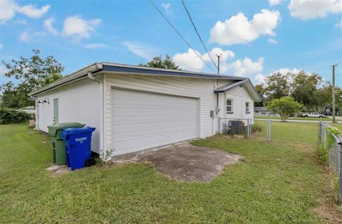 A home in WINTER HAVEN