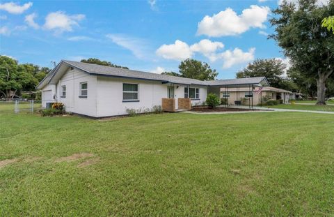 A home in WINTER HAVEN