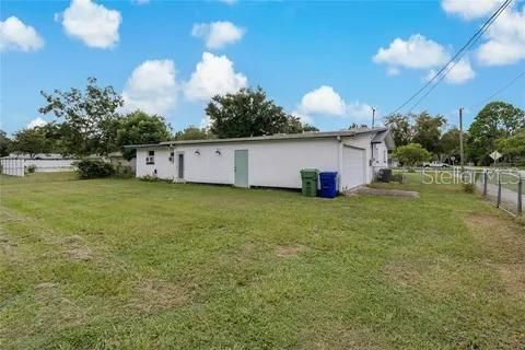 A home in WINTER HAVEN