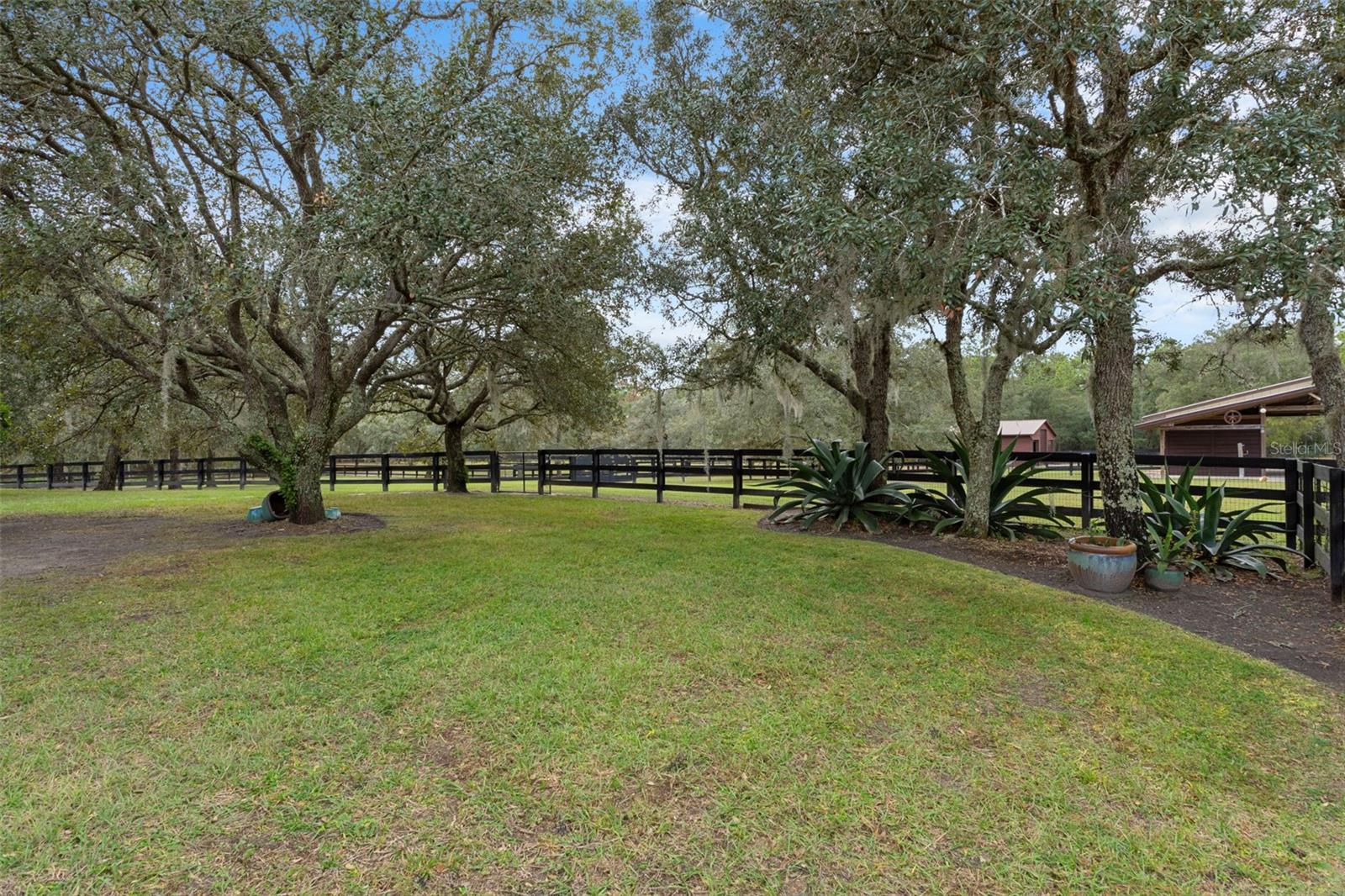 PINE RIDGE UNIT 02 - Residential