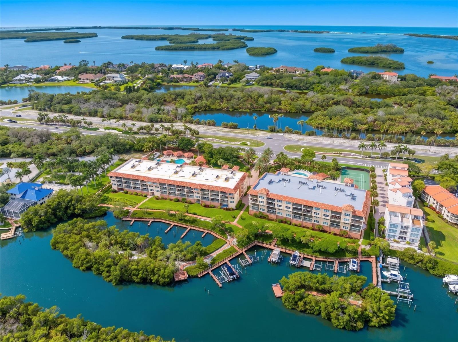 1695 PINELLAS BAYWAY S D1