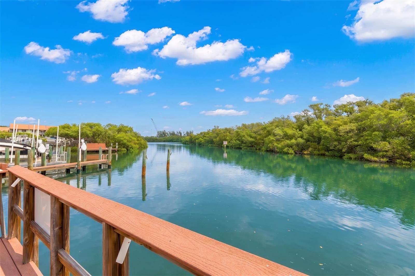 HIDDEN LAGOON AT ARROWHEAD POINT - Residential