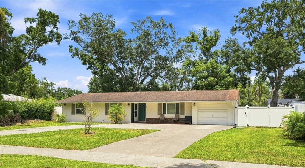 Photo of 1909 W Hanna Avenue, Tampa, FL 33604 (MLS # TB8540967)