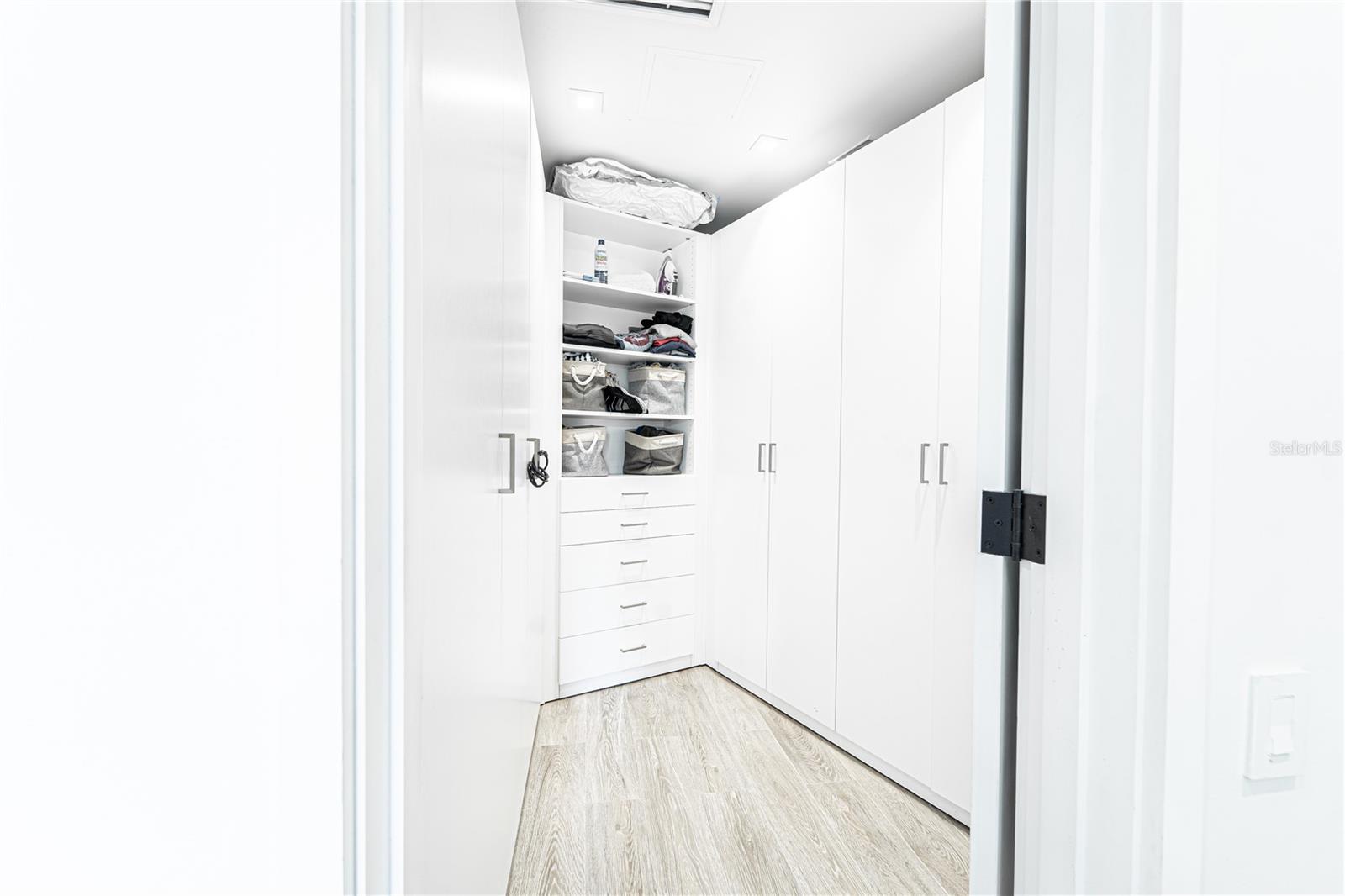 PLANTATION VILLAGE - Residential