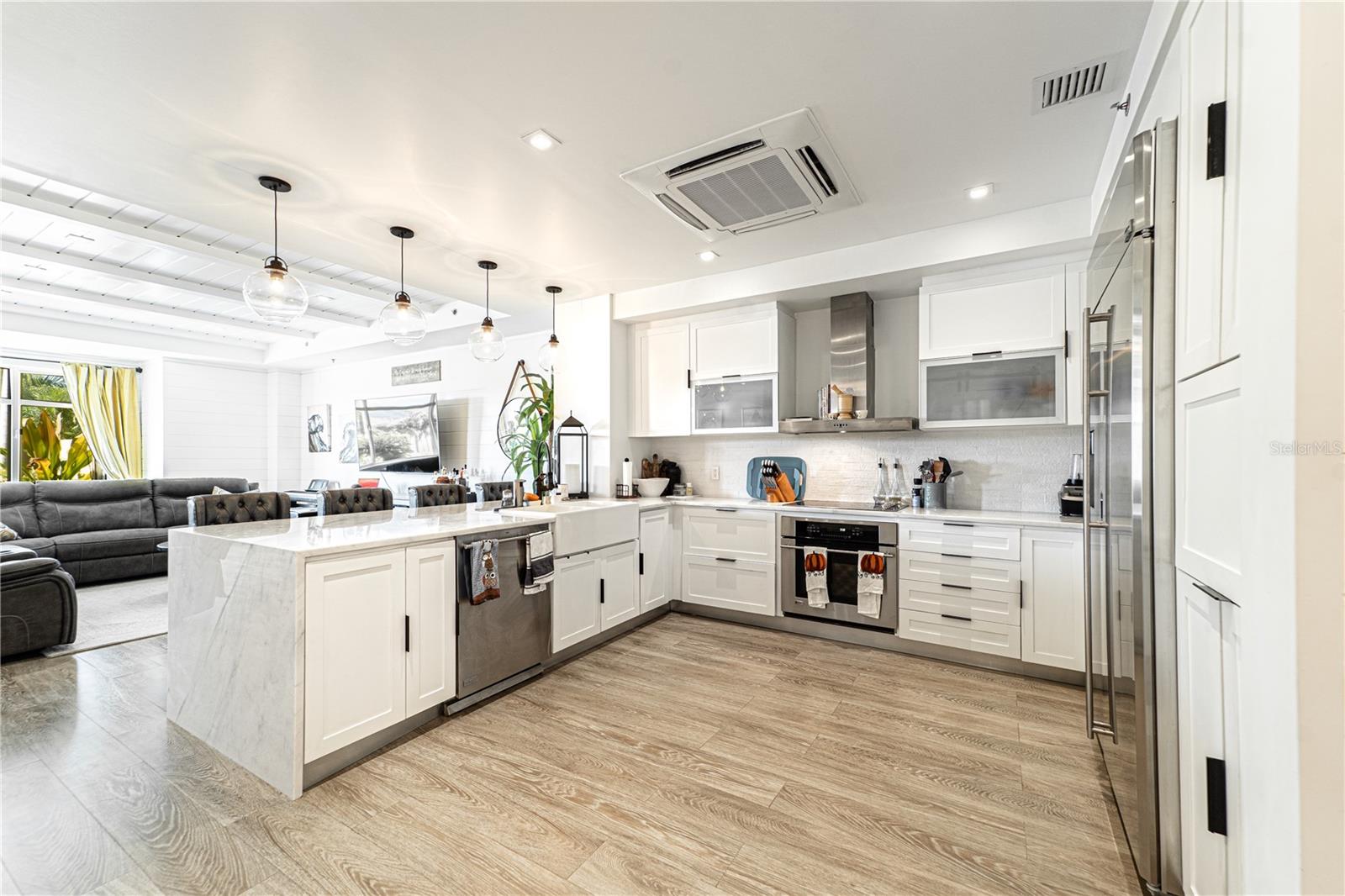 PLANTATION VILLAGE - Residential