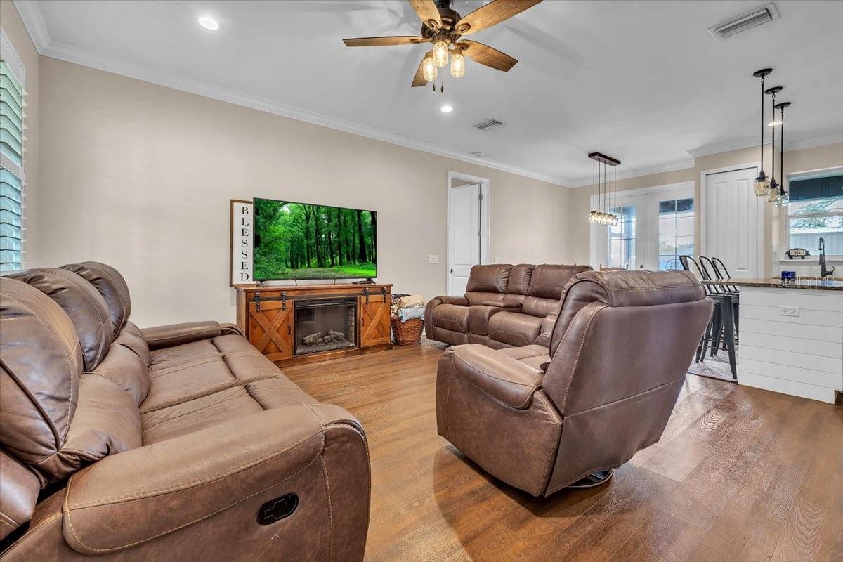 RIVER OAKS SUB - Residential