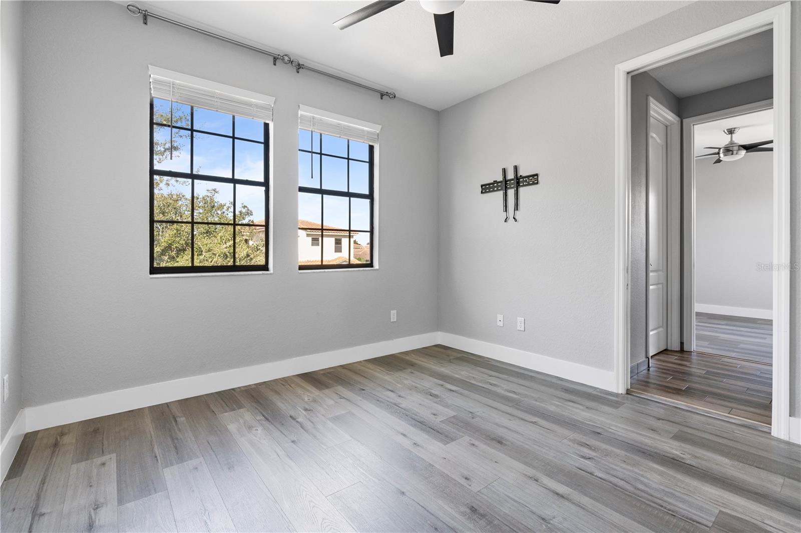 EAGLE CRK VILLAGE G PH 1 - Residential Lease