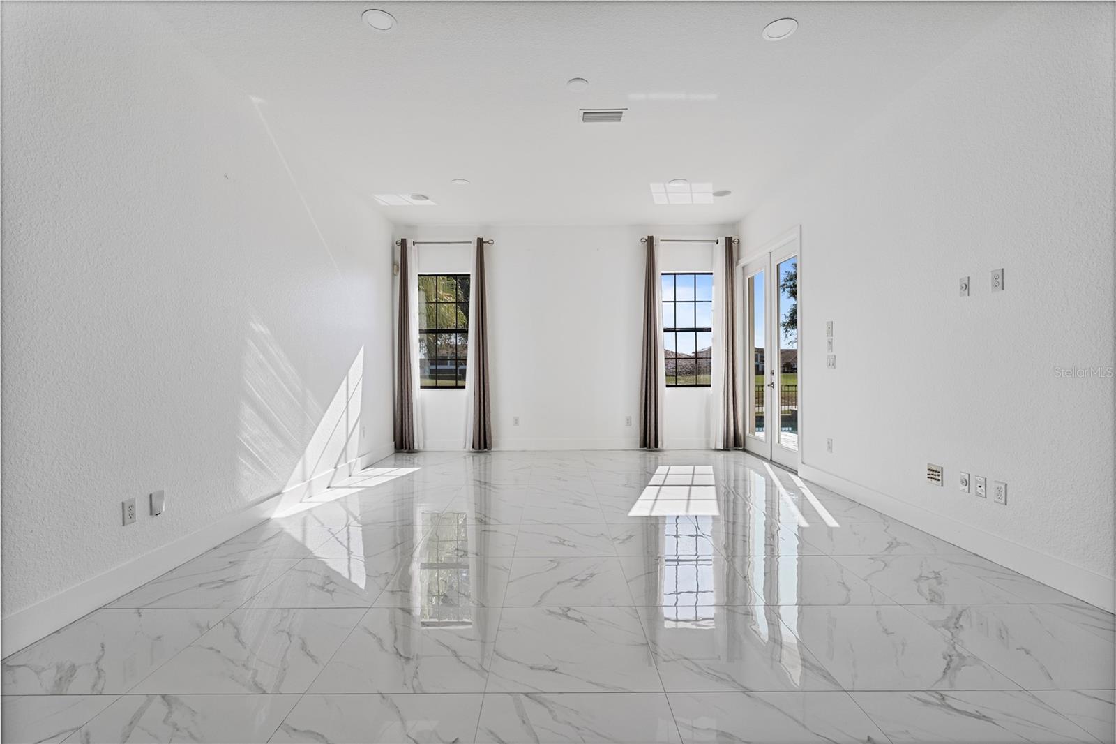 EAGLE CRK VILLAGE G PH 1 - Residential Lease