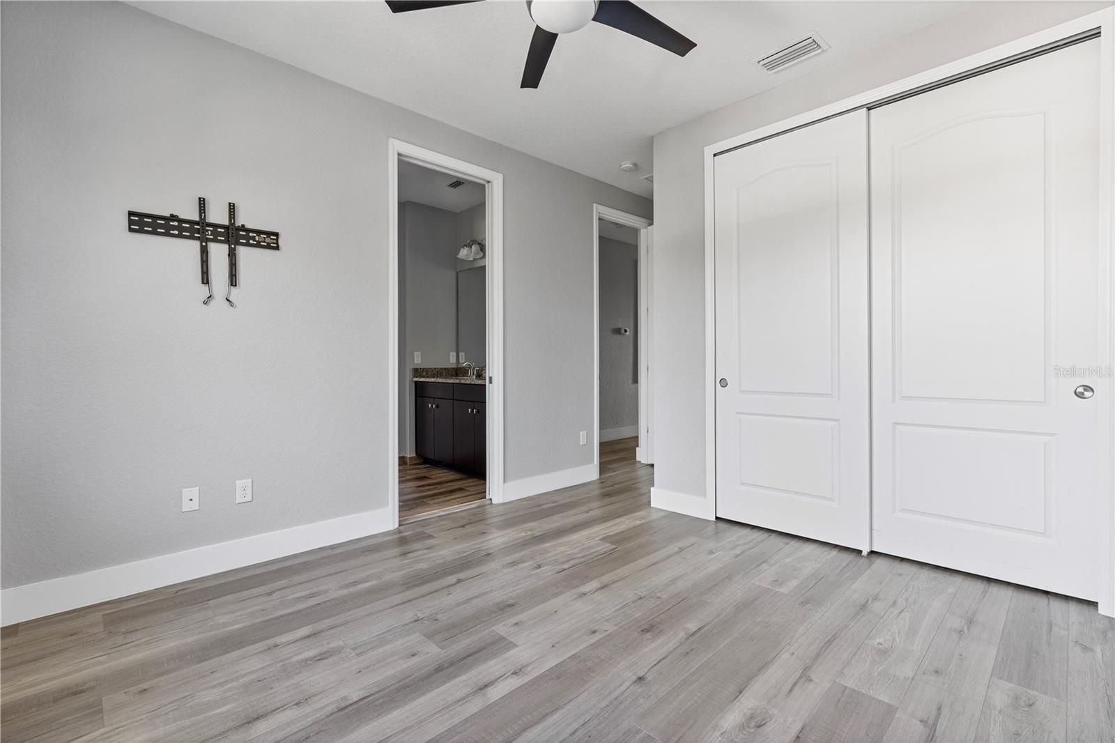 EAGLE CRK VILLAGE G PH 1 - Residential Lease