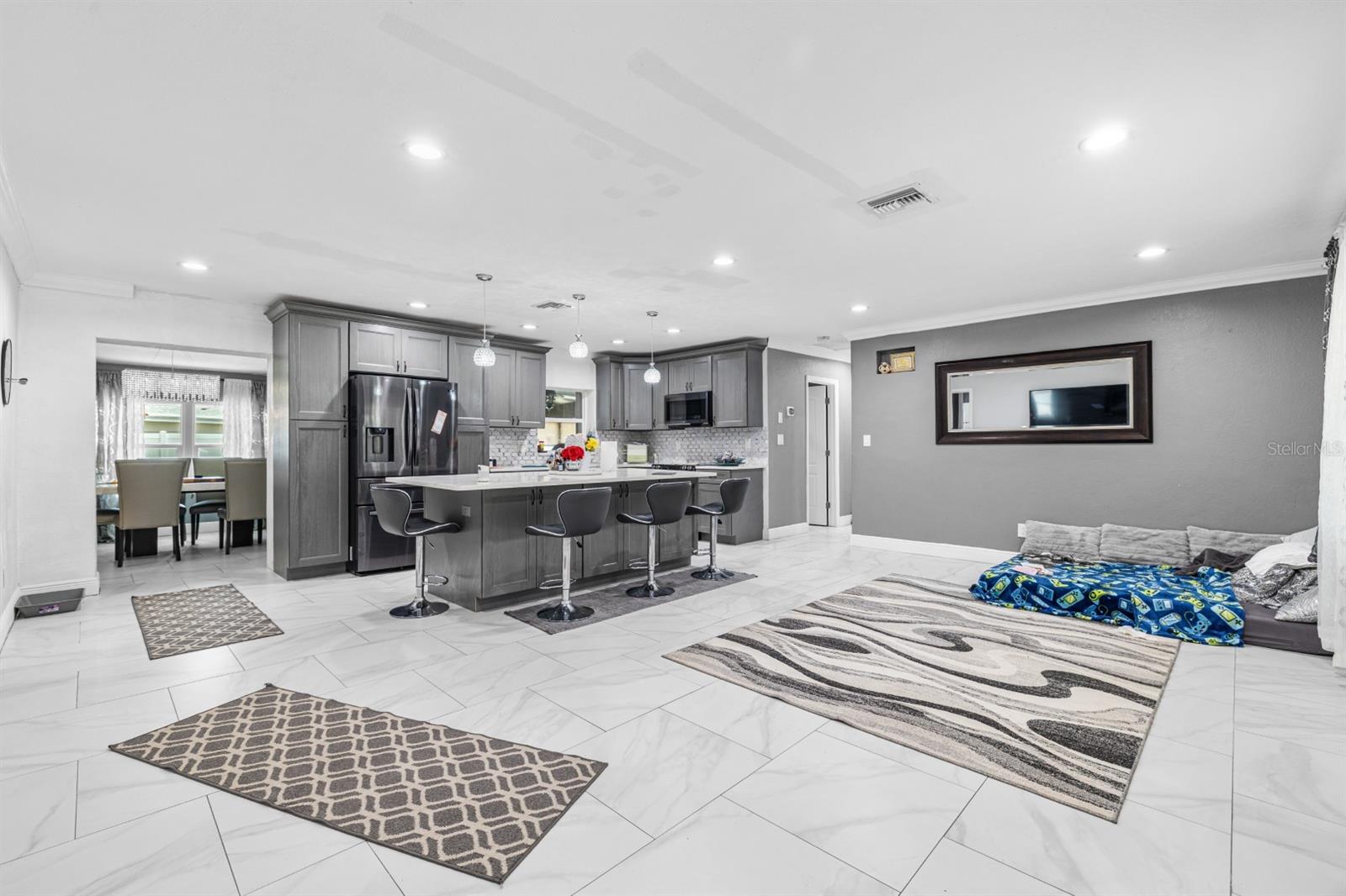 5895 16TH STREET N