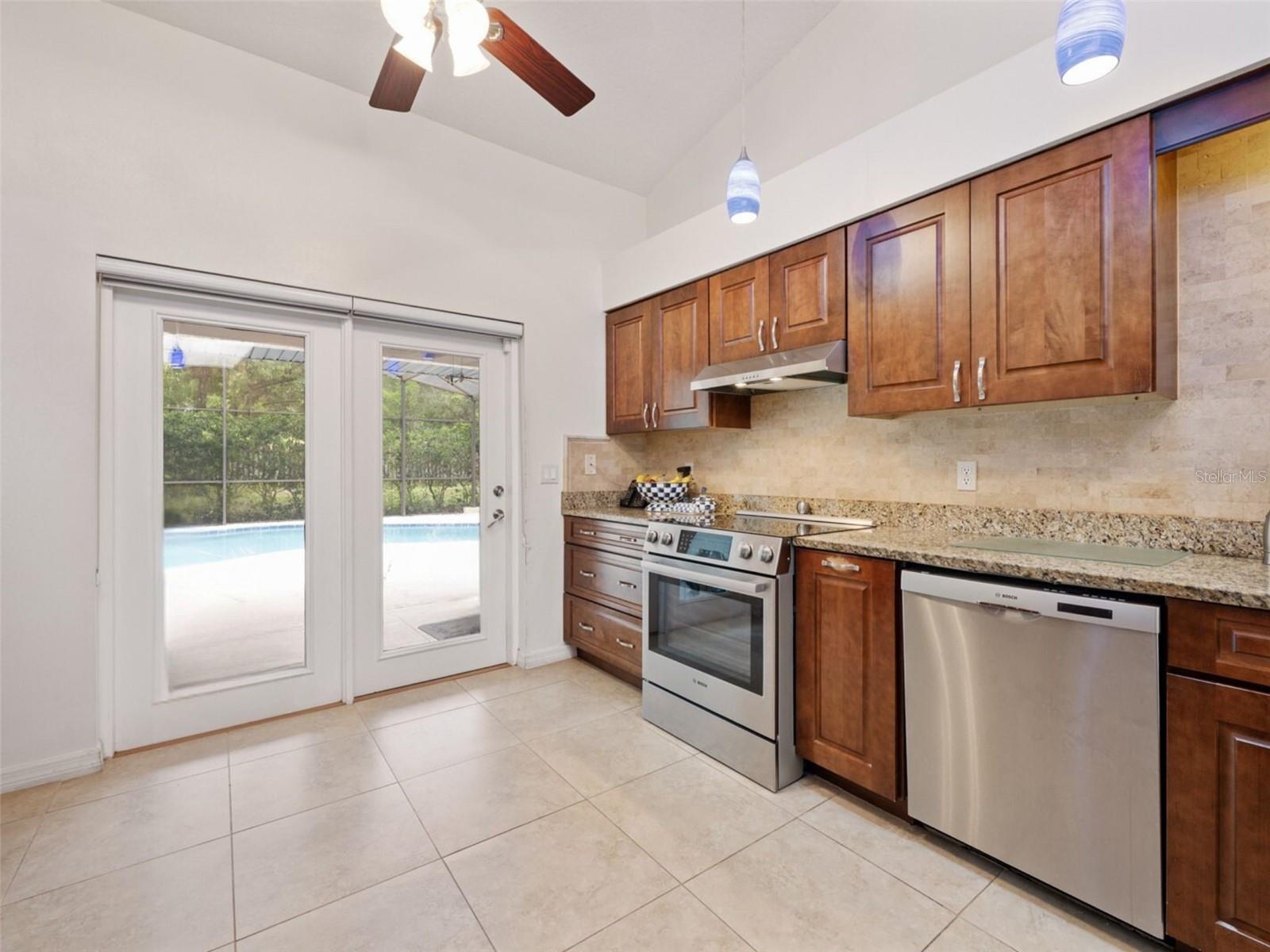 998 EL LAGO TERRACE