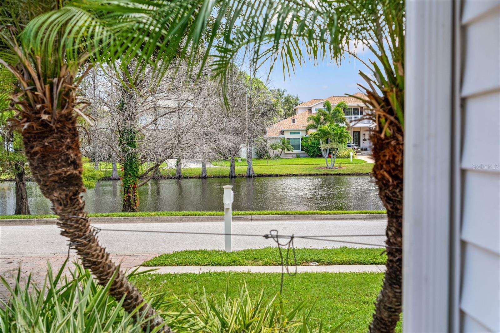 2820 SWAN CIRCLE