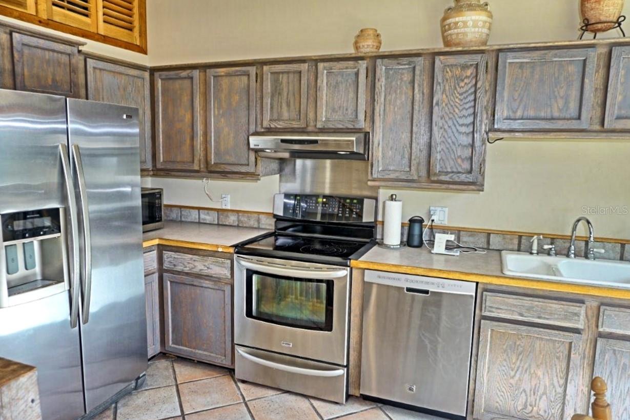 PARADISE LAKES RESORT CONDO - Residential