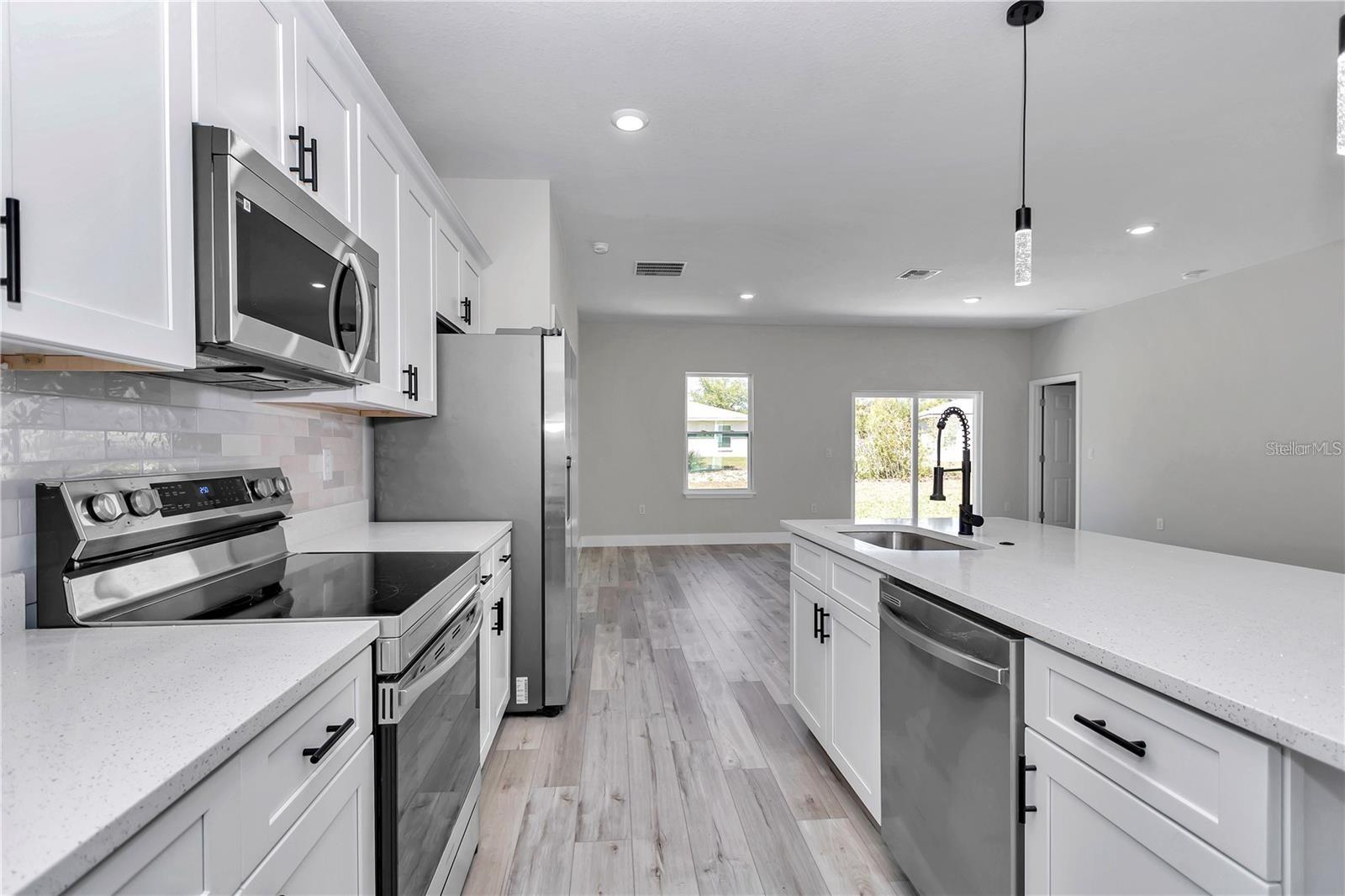 MARION OAKS 06 - Residential Lease